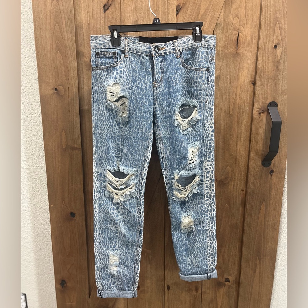 One Teaspoon Blue Relaxed Jeans US size 4 Distressed Animal Print Jeans NWOT
